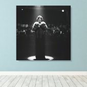 In de Schijnwerpers, door Natasha Us Canvas Afdruk (Insitu (Houten vloer))