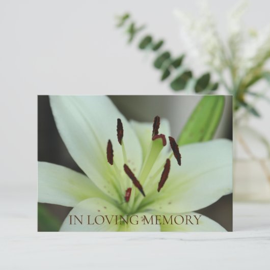 In de uitnodiging van de Loving Memory Memorial Se (Staand voorkant)