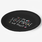 In de wetenschap vertrouwen we papieren bordje (Gekanteld)