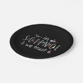 In de wetenschap vertrouwen we papieren bordje (Gekanteld)