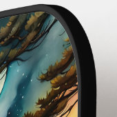 In de Wild-Sasquatch staande op Ridge Pickleball Paddle (Links Detail)