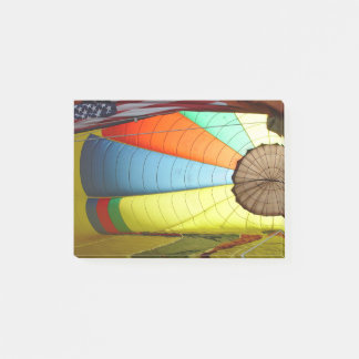 In een heteluchtballon post-it® notes