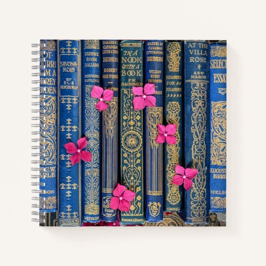 In een hoekje met een boek (Voorkant)