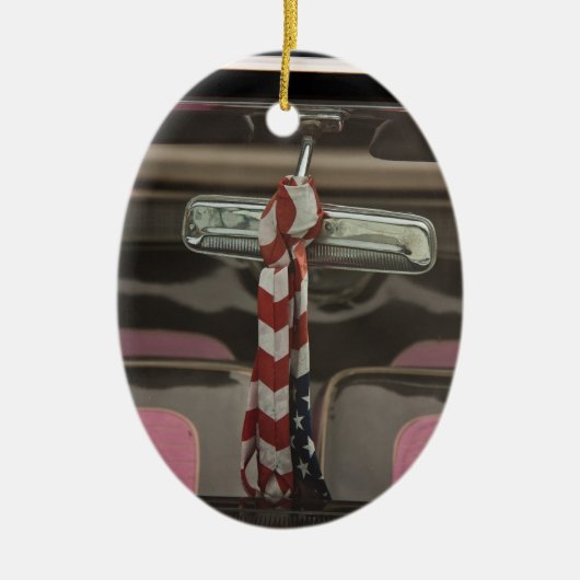 In een rockabilable auto keramisch ornament (Voorkant)