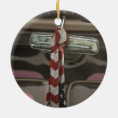 In een rockabilable auto keramisch ornament (Achterkant)