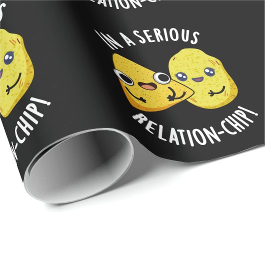 In een serieuze relatie-chip Funny Food Pun Dark B Cadeaupapier (Rol Hoek)