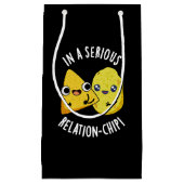 In een serieuze relatie-chip Funny Food Pun Dark B Klein Cadeauzakje (Voorkant)