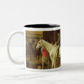 In een stabiele tweekleurige koffiemok (Links)