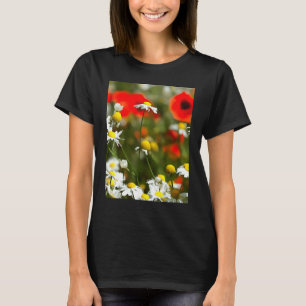 In een veld papavers is het een melkachtig acrylve t-shirt