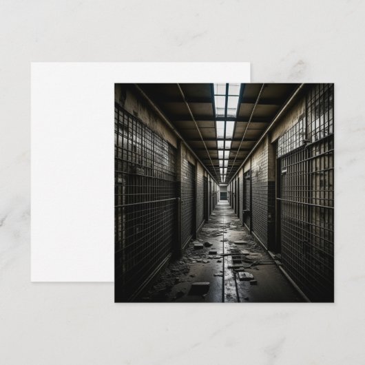 In een verlaten gevangenis (Voorkant / Achterkant)