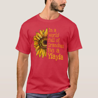 In een wereld van oma's wees een Yiayia Griekenlan T-shirt