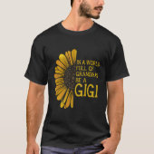 In een wereld vol oma’s is het een gigi t-shirt (Voorkant)