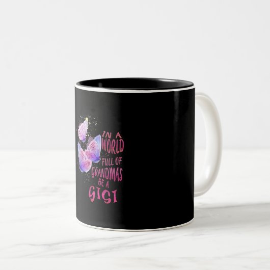 In een wereld vol oma's ben je een Gigi Butterfly Tweekleurige Koffiemok (Voorkant rechts)