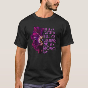 In een wereld vol oma's een momo anemone mot zijn t-shirt