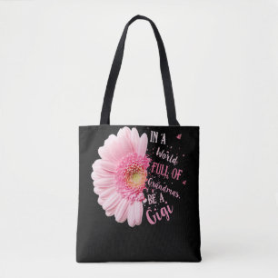 In een wereld vol oma's word je een Gigi Grandma Tote Bag