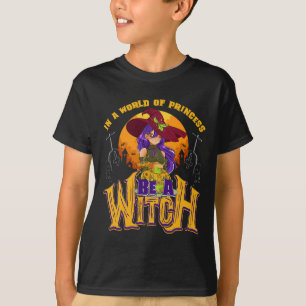 In een wereld vol prinsessen is een heks-halloween t-shirt