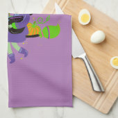 In een wereld vol prinsessen is een heks theedoek (Quarter Fold)