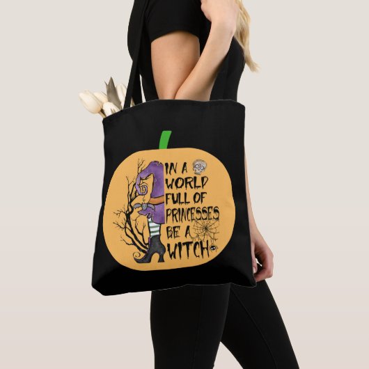 In een wereld vol prinsessen is een heks tote bag (Dichtbij)