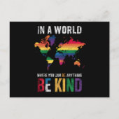 In een wereld waar je alles kunt zijn briefkaart (Voorkant)