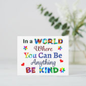 In een wereld waar je alles kunt zijn briefkaart (Staand voorkant)