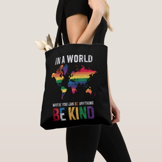 In een wereld waar je alles kunt zijn tote bag (Dichtbij)