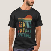 In een wereld waar je het vijfde klasseplek Kinder T-shirt (Voorkant)