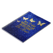 In een wereld waar je iets kunt zijn... Wees niet Notitieboek (Linkerzijde)