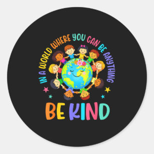 In een wereld wees aardig kinderen aarde wereld aa ronde sticker