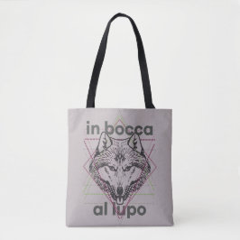 In een zak met bocca al lupo tote bag