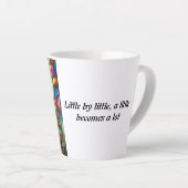 In elke slok, een knuffel van liefde - latte mok (Rechterhoek)