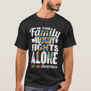 In Familie Vecht Niemand Alleen Puzzel Lint Autism T-shirt