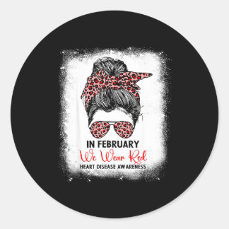 In Februari dragen we Rode Rommelige Knot Hartziek Ronde Sticker