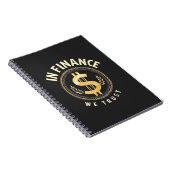In Finance We Trust Embleem Notitieboek (Rechterzijde)