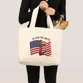 In God vertrouwen we met een robuust kruis en een  Grote Tote Bag (Voorkant (product))