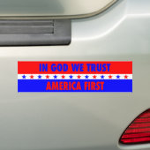In God vertrouwen wij Amerika eerst Bumpersticker (Op auto)