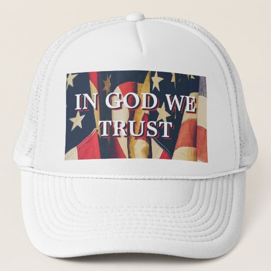 In God vertrouwen wij de Amerikaanse vlag White Trucker Pet (Voorkant)