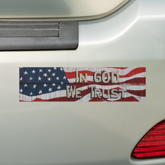 In God vertrouwen wij op de Amerikaanse vlag van R Bumpersticker (Op auto)