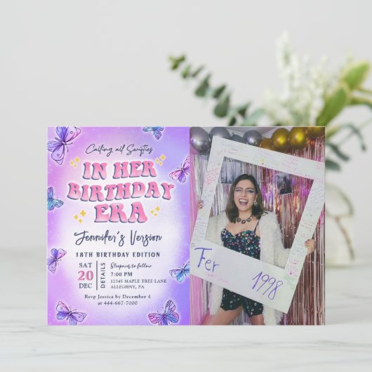 In haar verjaardag tijdperk verjaardagsfeestfoto kaart (Staand voorkant)