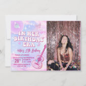 In haar verjaardag tijdperk verjaardagsfeestuitnod kaart (Voorkant)