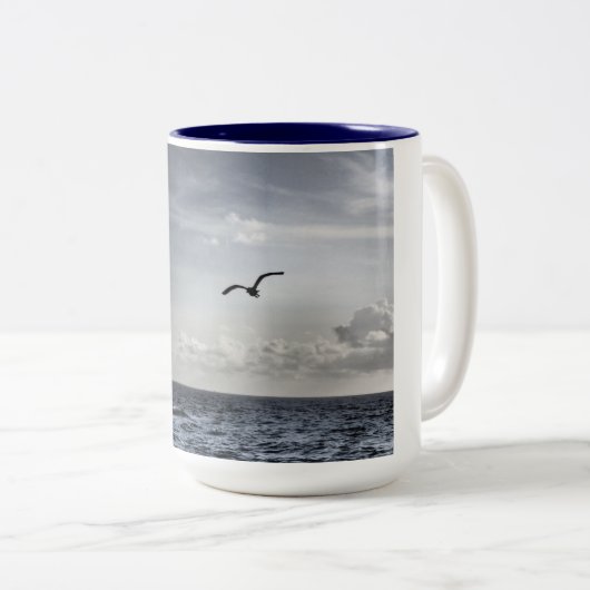 In het blauw tweekleurige koffiemok (Voorkant rechts)