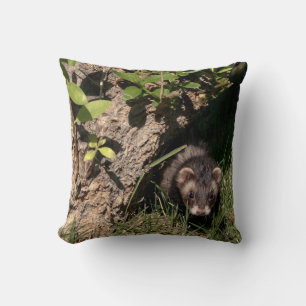 In het bos. Ferret Sierkussen Home Decor
