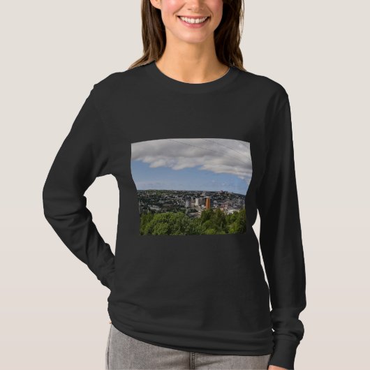 In het centrum van St. John's T-shirt (Voorkant)