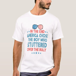 In het Eind Amerika koos de jongen die studeerde T-shirt