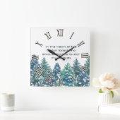 In het hart van het winterbos vierkante klok (Huis)