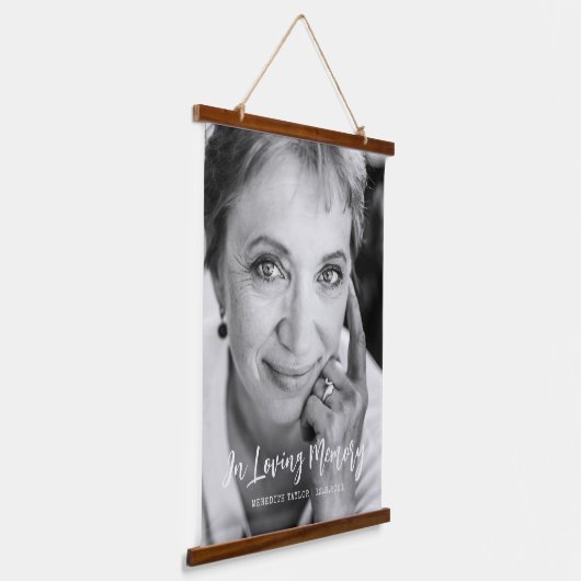 In het liefdevolle geheugen Script Fotoherinnering Hangend Wandkleed (Gebogen)