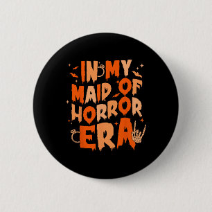 In het midden van de horror tijdperk skelet hand B Ronde Button 5,7 Cm