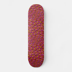 In het roze skateboard