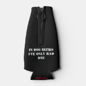 IN HONDENBIER FLESJESKOELER (Achterkant)