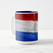 In Honor of all (fallen) Heroes Tweekleurige Koffiemok (Voorkant links)