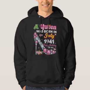 In juli 1941 werd een koningin geboren, die 10.000 hoodie